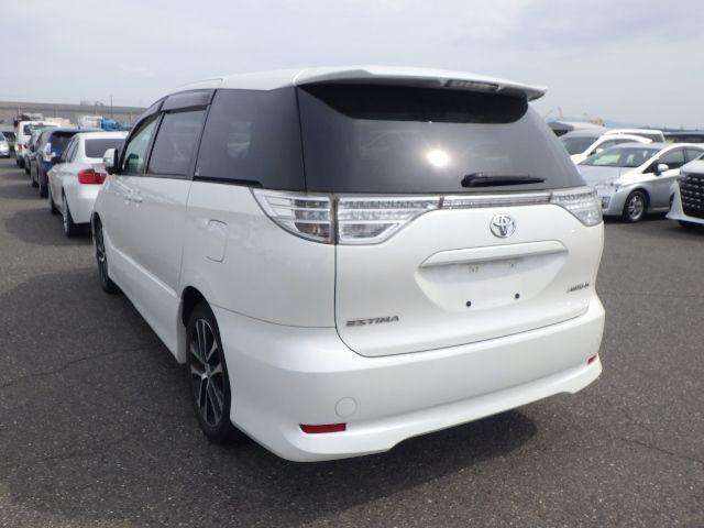 A 2013 TOYOTA ESTIMA Aeras A 2013 TOYOTA ESTIMA Aeras