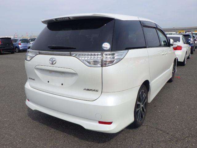 A 2013 TOYOTA ESTIMA Aeras A 2013 TOYOTA ESTIMA Aeras