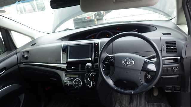 A 2013 TOYOTA ESTIMA Aeras A 2013 TOYOTA ESTIMA Aeras