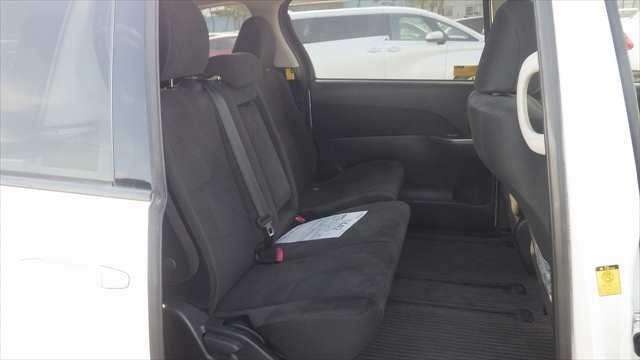 A 2013 TOYOTA ESTIMA Aeras A 2013 TOYOTA ESTIMA Aeras