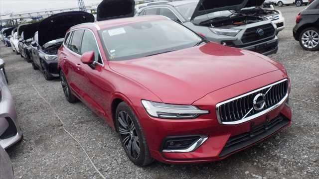 A 2019 VOLVO V60 T5 Inscription A 2019 VOLVO V60 T5 Inscription