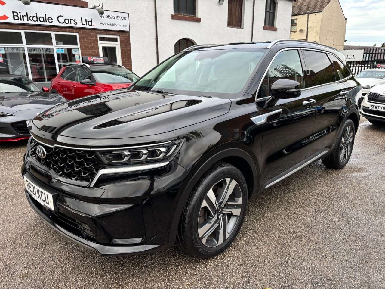 A 2021 KIA SORENTO 2.2 CRDi 3 SUV 5dr Diesel DCT AWD Auto Euro 6 (s/s) (199 bhp) FSH (KIA) - L A 2021 KIA SORENTO 2.2 CRDi 3 SUV 5dr Diesel DCT AWD Auto Euro 6 (s/s) (199 bhp) FSH (KIA) - L