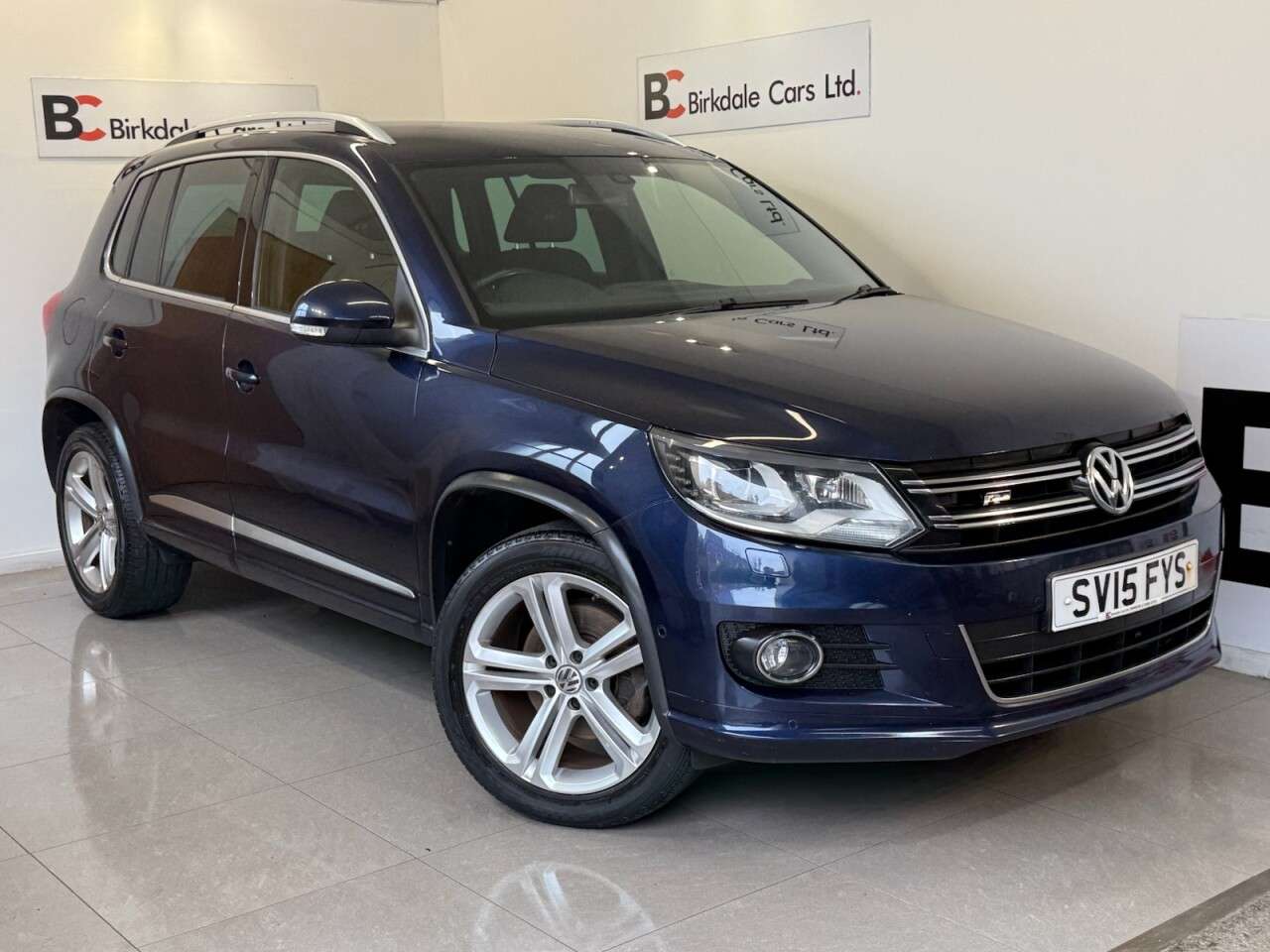 A 2015 VOLKSWAGEN TIGUAN 2.0 TDI BlueMotion Tech R-Line SUV 5dr Diesel 4WD DSG Auto Euro 5 (s/s) (Na A 2015 VOLKSWAGEN TIGUAN 2.0 TDI BlueMotion Tech R-Line SUV 5dr Diesel 4WD DSG Auto Euro 5 (s/s) (Na