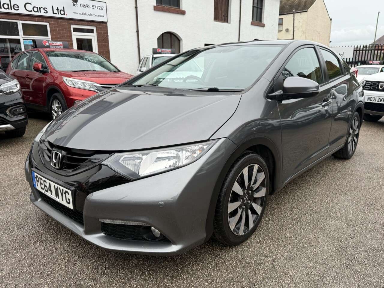 A 2014 HONDA CIVIC 1.8 i-VTEC SE Plus Hatchback 5dr Petrol Auto Euro 5 (142 ps) CLIMATE - CRUI A 2014 HONDA CIVIC 1.8 i-VTEC SE Plus Hatchback 5dr Petrol Auto Euro 5 (142 ps) CLIMATE - CRUI