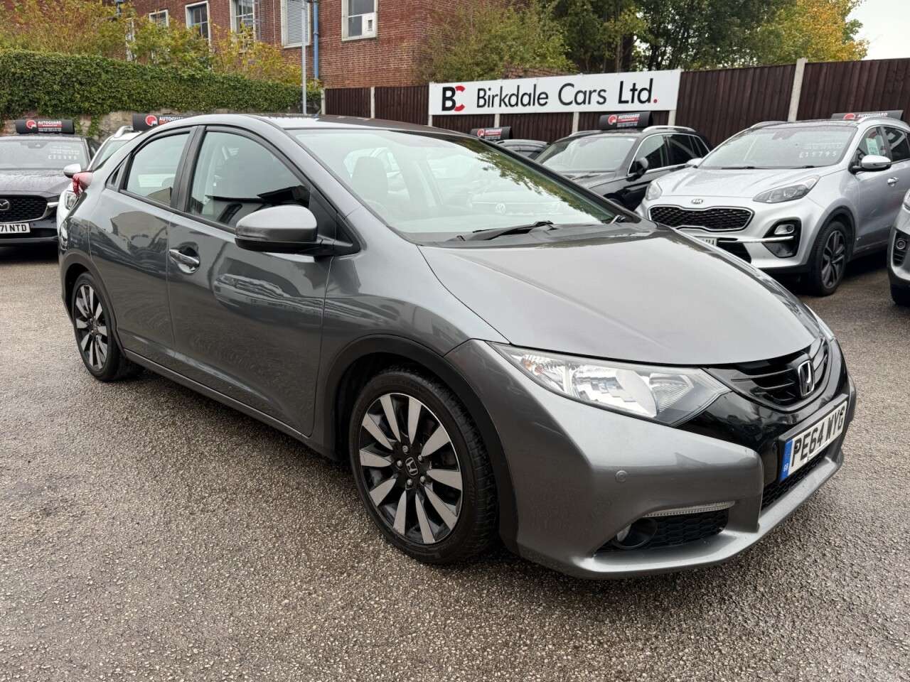 A 2014 HONDA CIVIC 1.8 i-VTEC SE Plus Hatchback 5dr Petrol Auto Euro 5 (142 ps) CLIMATE - CRUI A 2014 HONDA CIVIC 1.8 i-VTEC SE Plus Hatchback 5dr Petrol Auto Euro 5 (142 ps) CLIMATE - CRUI