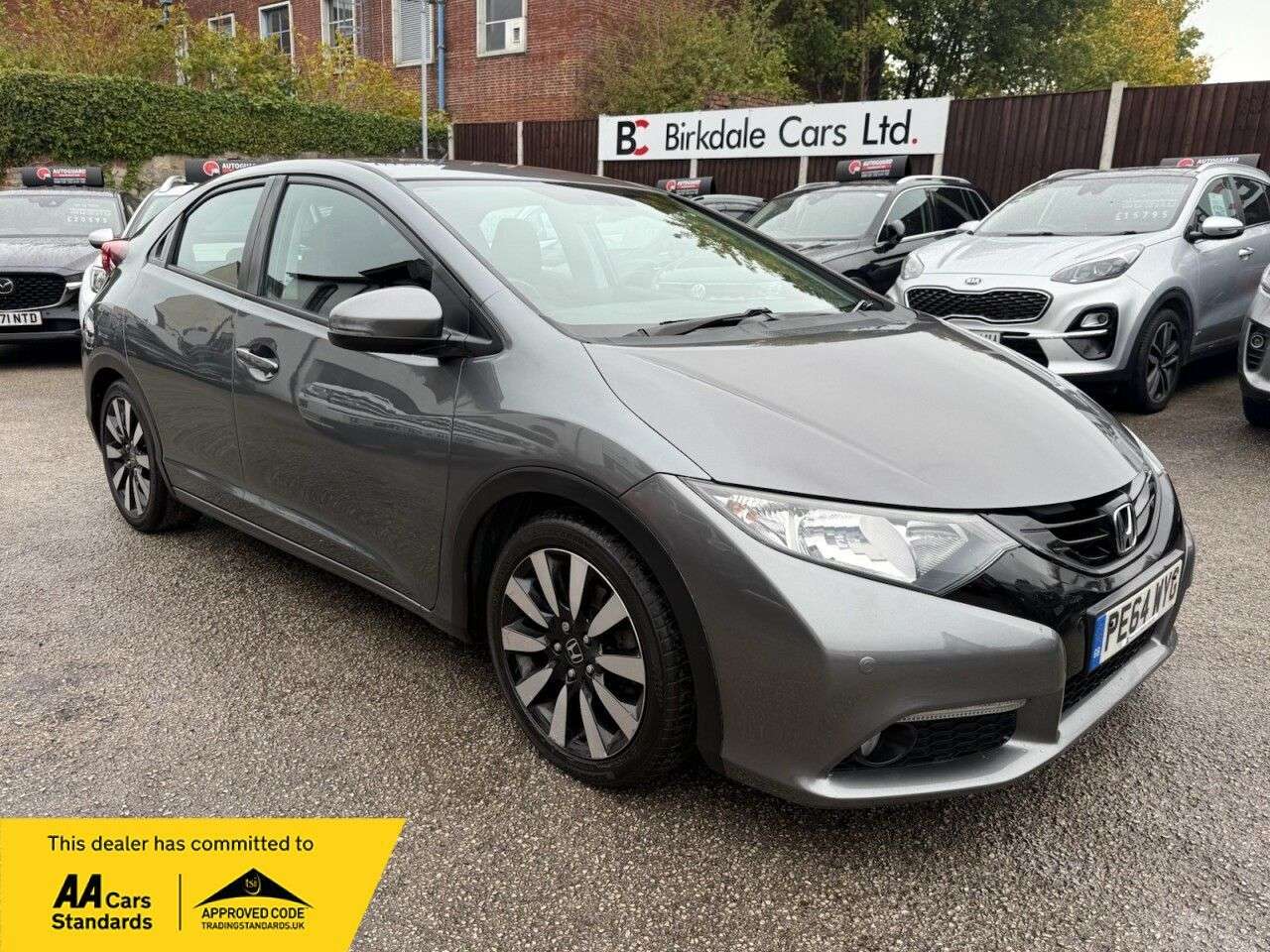A 2014 HONDA CIVIC 1.8 i-VTEC SE Plus Hatchback 5dr Petrol Auto Euro 5 (142 ps) CLIMATE - CRUI A 2014 HONDA CIVIC 1.8 i-VTEC SE Plus Hatchback 5dr Petrol Auto Euro 5 (142 ps) CLIMATE - CRUI