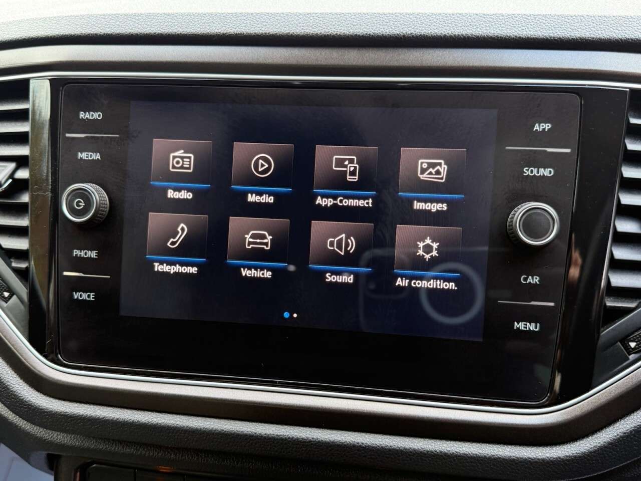 2018 VOLKSWAGEN T-ROC 2018 VOLKSWAGEN T-ROC