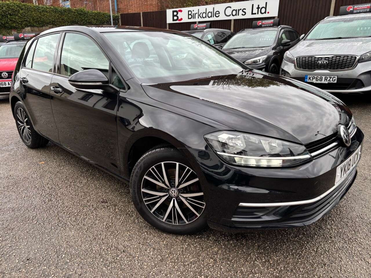 A 2018 VOLKSWAGEN GOLF 1.6 TDI SE Nav Hatchback 5dr Diesel DSG Auto Euro 6 (s/s) (115 ps) 1 OWNER A 2018 VOLKSWAGEN GOLF 1.6 TDI SE Nav Hatchback 5dr Diesel DSG Auto Euro 6 (s/s) (115 ps) 1 OWNER