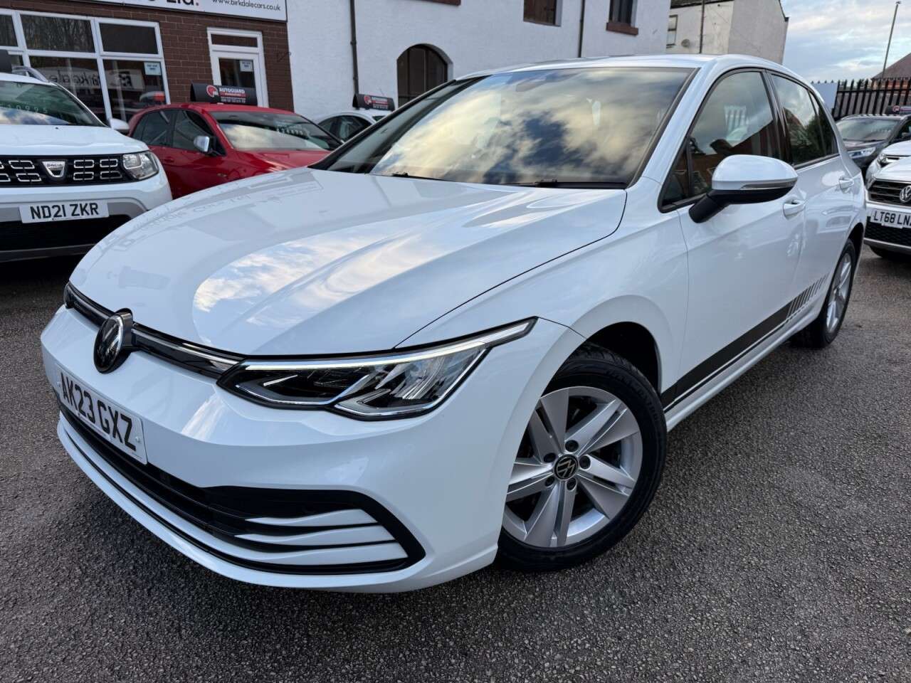 A 2023 VOLKSWAGEN GOLF 1.5 TSI Life Hatchback 5dr Petrol Manual Euro 6 (s/s) (150 ps) FSH(VW) - AP A 2023 VOLKSWAGEN GOLF 1.5 TSI Life Hatchback 5dr Petrol Manual Euro 6 (s/s) (150 ps) FSH(VW) - AP