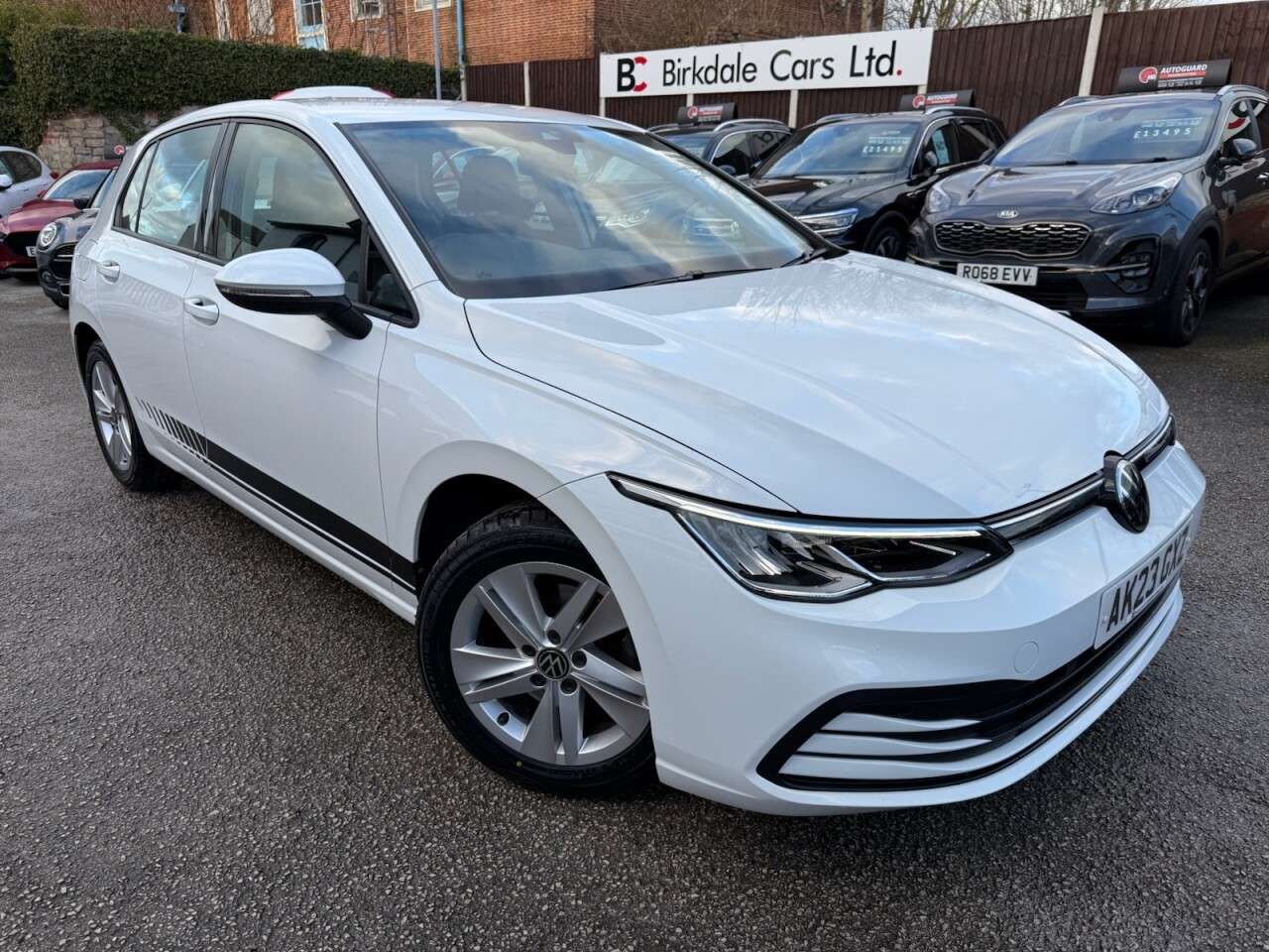 A 2023 VOLKSWAGEN GOLF 1.5 TSI Life Hatchback 5dr Petrol Manual Euro 6 (s/s) (150 ps) FSH(VW) - AP A 2023 VOLKSWAGEN GOLF 1.5 TSI Life Hatchback 5dr Petrol Manual Euro 6 (s/s) (150 ps) FSH(VW) - AP