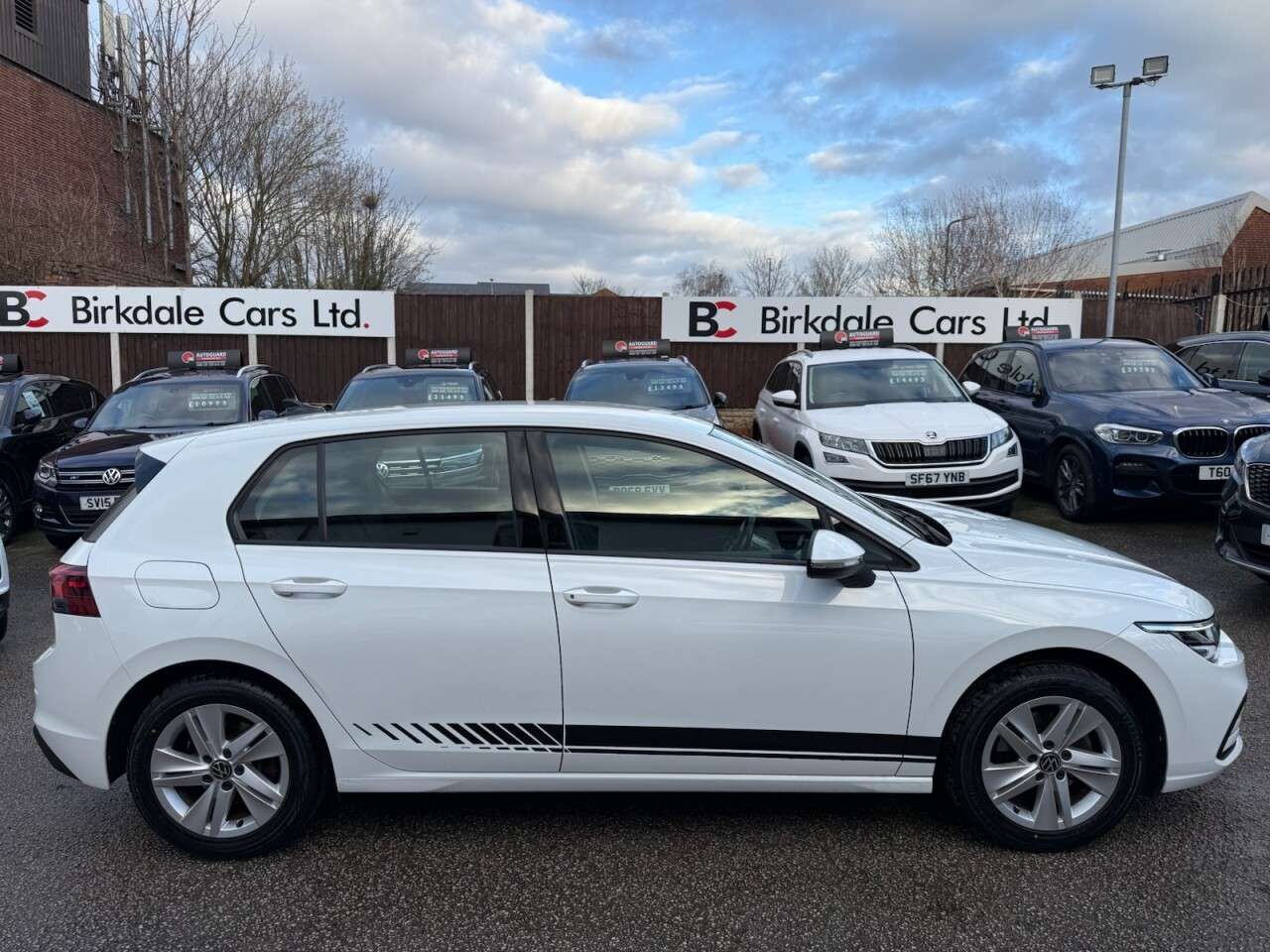 A 2023 VOLKSWAGEN GOLF 1.5 TSI Life Hatchback 5dr Petrol Manual Euro 6 (s/s) (150 ps) FSH(VW) - AP A 2023 VOLKSWAGEN GOLF 1.5 TSI Life Hatchback 5dr Petrol Manual Euro 6 (s/s) (150 ps) FSH(VW) - AP