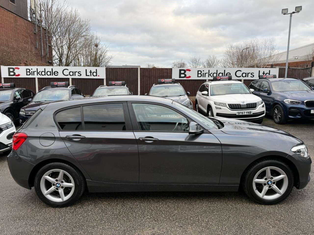 A 2018 BMW 1 SERIES 1.5 116d SE Business Hatchback 5dr Diesel Auto Euro 6 (s/s) (116 ps) FSH - A 2018 BMW 1 SERIES 1.5 116d SE Business Hatchback 5dr Diesel Auto Euro 6 (s/s) (116 ps) FSH -