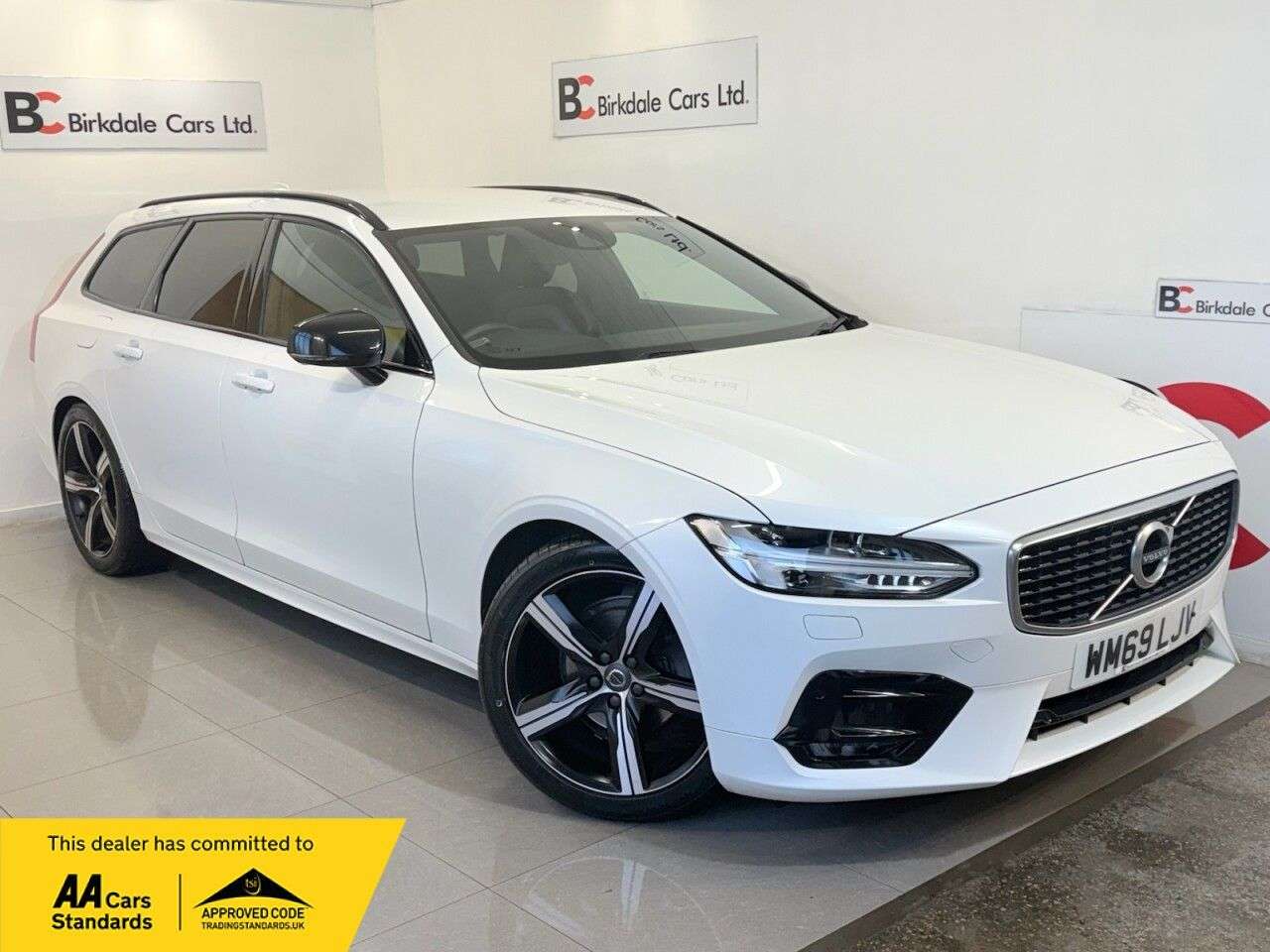 A 2020 VOLVO V90 2.0 T4 R-Design Plus Estate 5dr Petrol Auto Euro 6 (s/s) (190 ps) FSH - HAL A 2020 VOLVO V90 2.0 T4 R-Design Plus Estate 5dr Petrol Auto Euro 6 (s/s) (190 ps) FSH - HAL