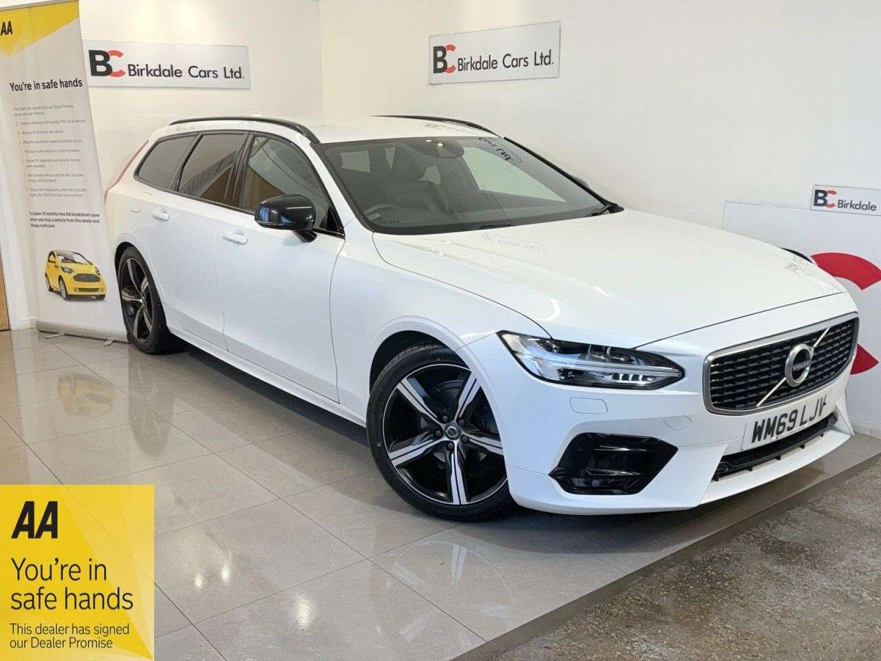 A 2020 VOLVO V90 2.0 T4 R-Design Plus Estate 5dr Petrol Auto Euro 6 (s/s) (190 ps) FSH - HAL A 2020 VOLVO V90 2.0 T4 R-Design Plus Estate 5dr Petrol Auto Euro 6 (s/s) (190 ps) FSH - HAL