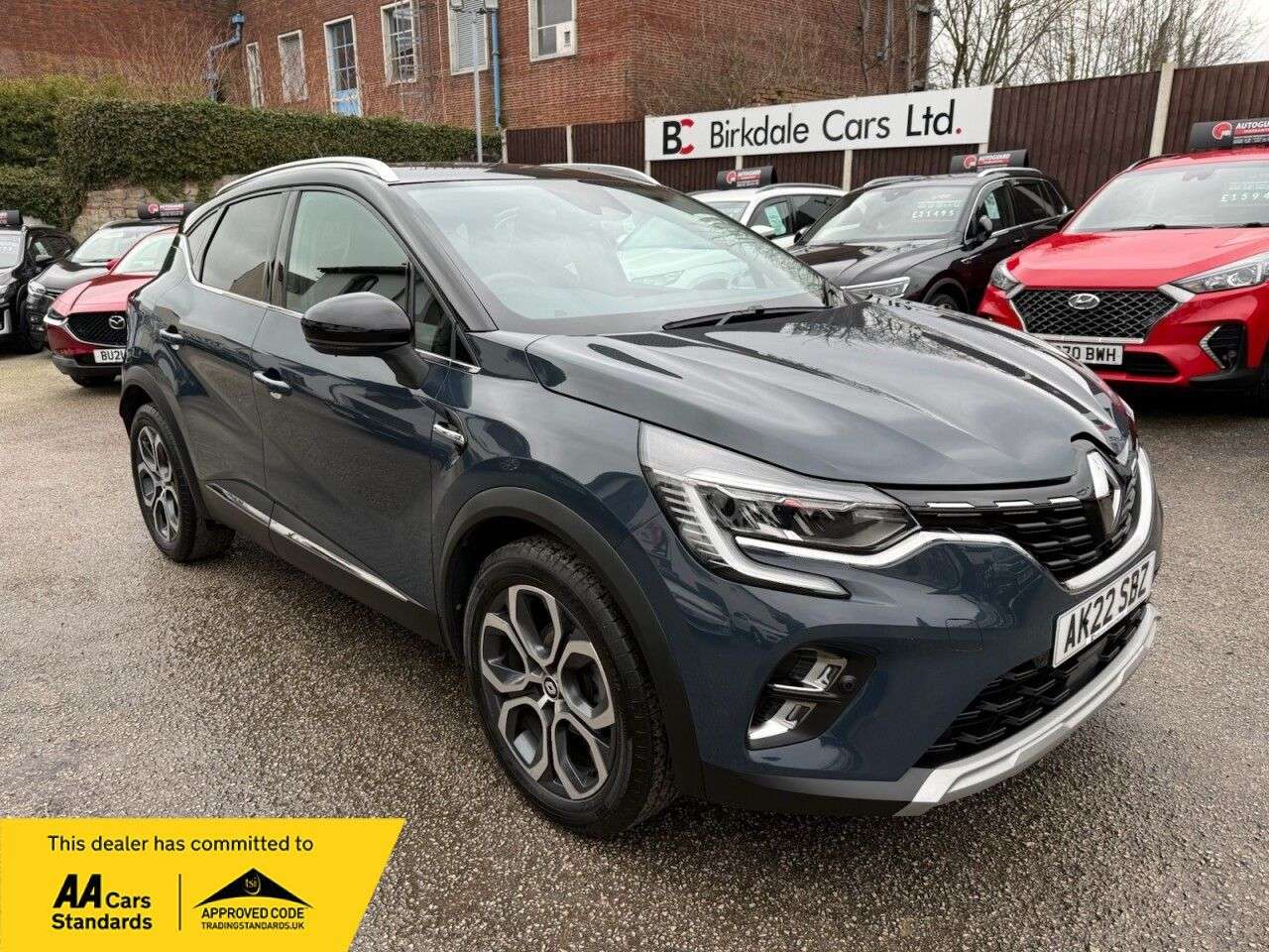 A 2022 RENAULT CAPTUR 1.0 TCe SE Edition SUV 5dr Petrol Manual Euro 6 (s/s) (90 ps) FSH - HALF LE A 2022 RENAULT CAPTUR 1.0 TCe SE Edition SUV 5dr Petrol Manual Euro 6 (s/s) (90 ps) FSH - HALF LE