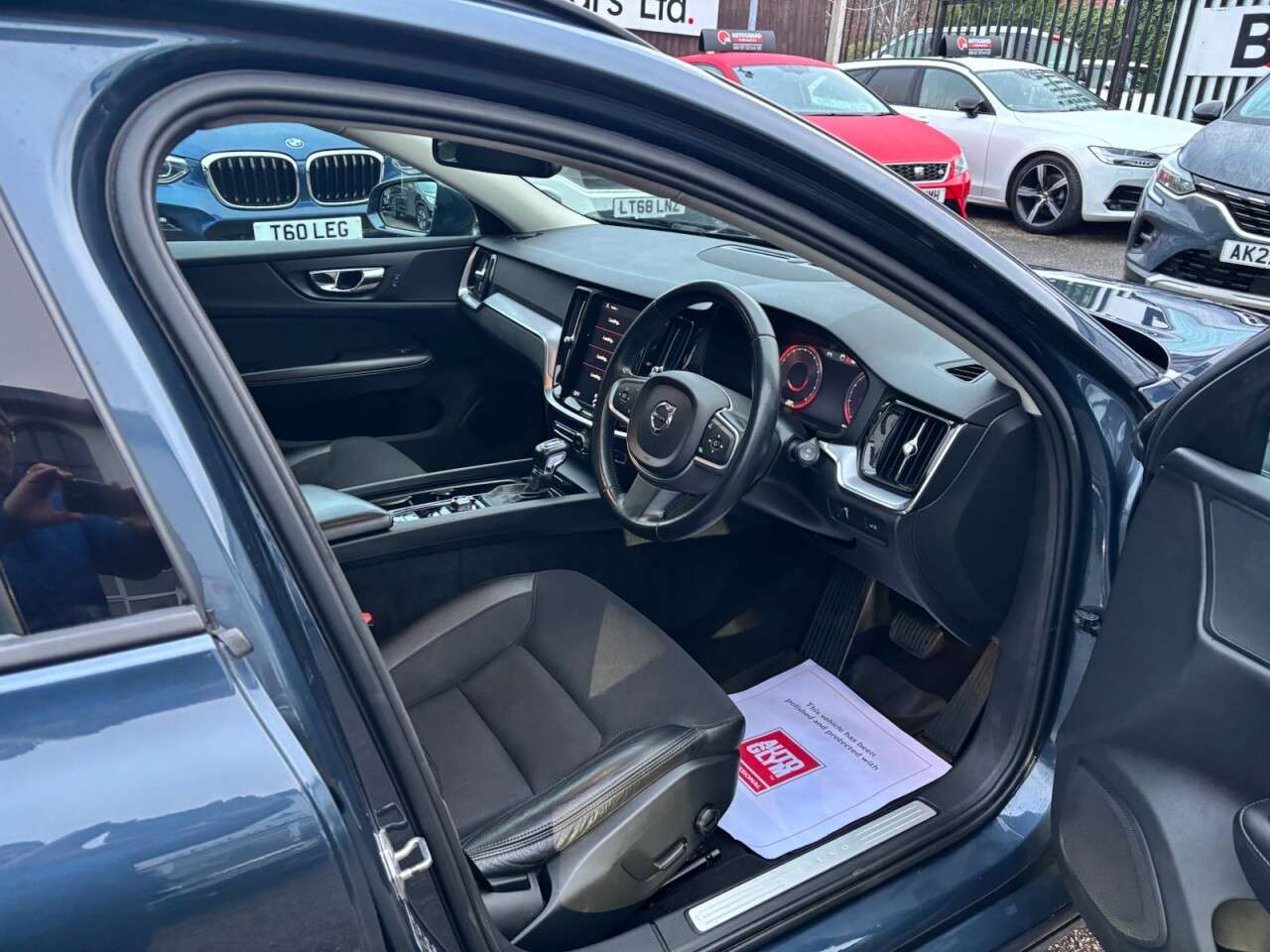 2018 VOLVO V60 2018 VOLVO V60