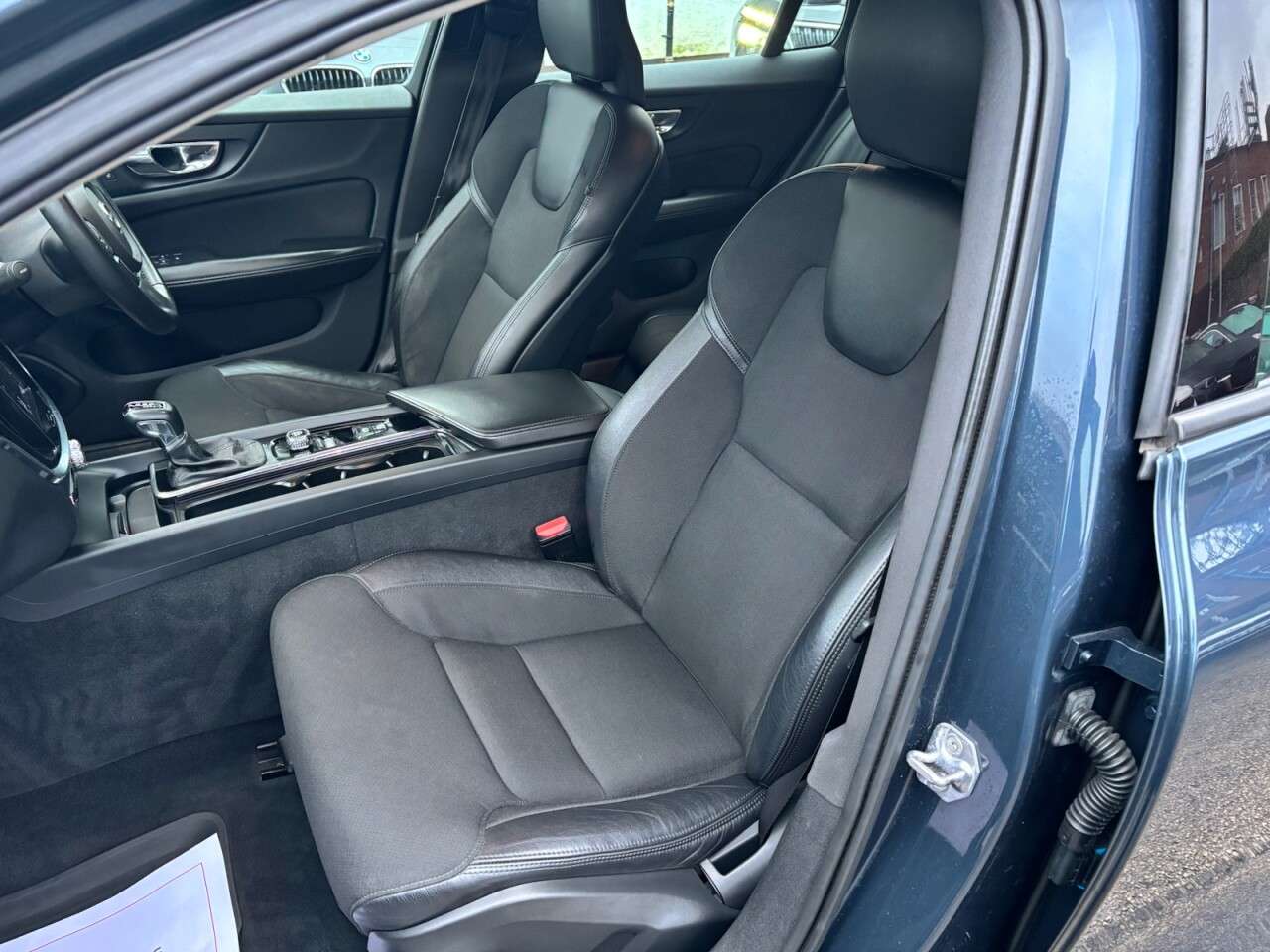 2018 VOLVO V60 2018 VOLVO V60