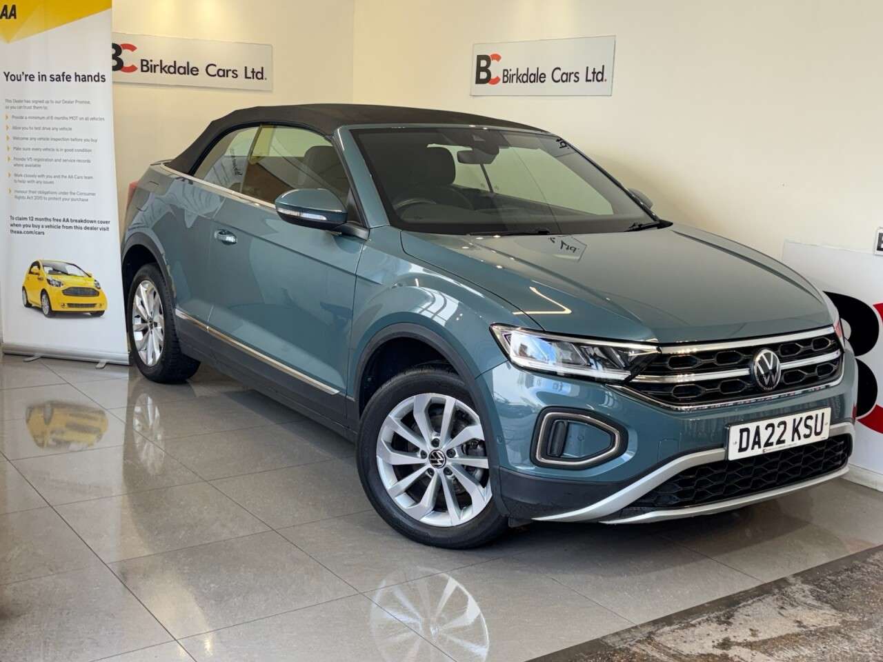 A 2022 VOLKSWAGEN T-ROC 1.0 TSI Style Convertible 2dr Petrol Manual 2WD Euro 6 (s/s) (110 ps) FSH - A 2022 VOLKSWAGEN T-ROC 1.0 TSI Style Convertible 2dr Petrol Manual 2WD Euro 6 (s/s) (110 ps) FSH -