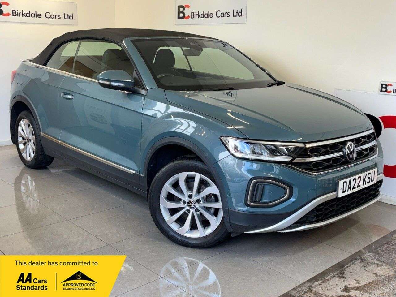A 2022 VOLKSWAGEN T-ROC 1.0 TSI Style Convertible 2dr Petrol Manual 2WD Euro 6 (s/s) (110 ps) FSH - A 2022 VOLKSWAGEN T-ROC 1.0 TSI Style Convertible 2dr Petrol Manual 2WD Euro 6 (s/s) (110 ps) FSH -