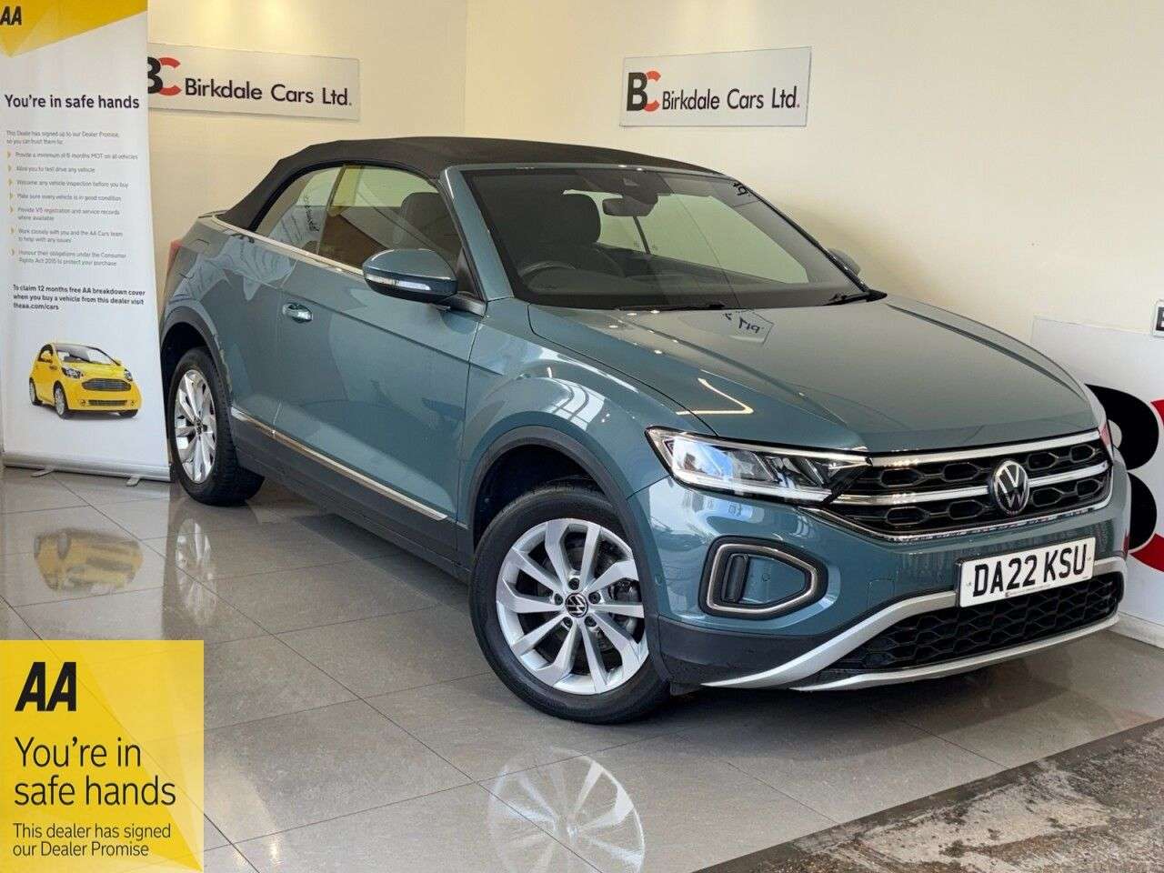 A 2022 VOLKSWAGEN T-ROC 1.0 TSI Style Convertible 2dr Petrol Manual 2WD Euro 6 (s/s) (110 ps) FSH - A 2022 VOLKSWAGEN T-ROC 1.0 TSI Style Convertible 2dr Petrol Manual 2WD Euro 6 (s/s) (110 ps) FSH -
