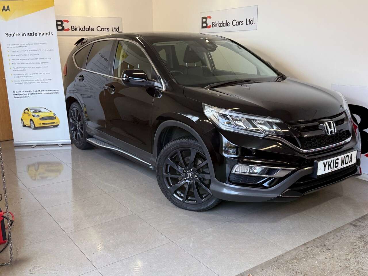 A 2016 HONDA CR-V 1.6 i-DTEC Black Edition SUV 5dr Diesel 4WD Auto Euro 6 (160 ps) FSH - LEAT A 2016 HONDA CR-V 1.6 i-DTEC Black Edition SUV 5dr Diesel 4WD Auto Euro 6 (160 ps) FSH - LEAT