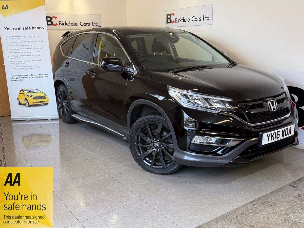 A 2016 HONDA CR-V 1.6 i-DTEC Black Edition SUV 5dr Diesel 4WD Auto Euro 6 (160 ps) FSH - LEAT A 2016 HONDA CR-V 1.6 i-DTEC Black Edition SUV 5dr Diesel 4WD Auto Euro 6 (160 ps) FSH - LEAT