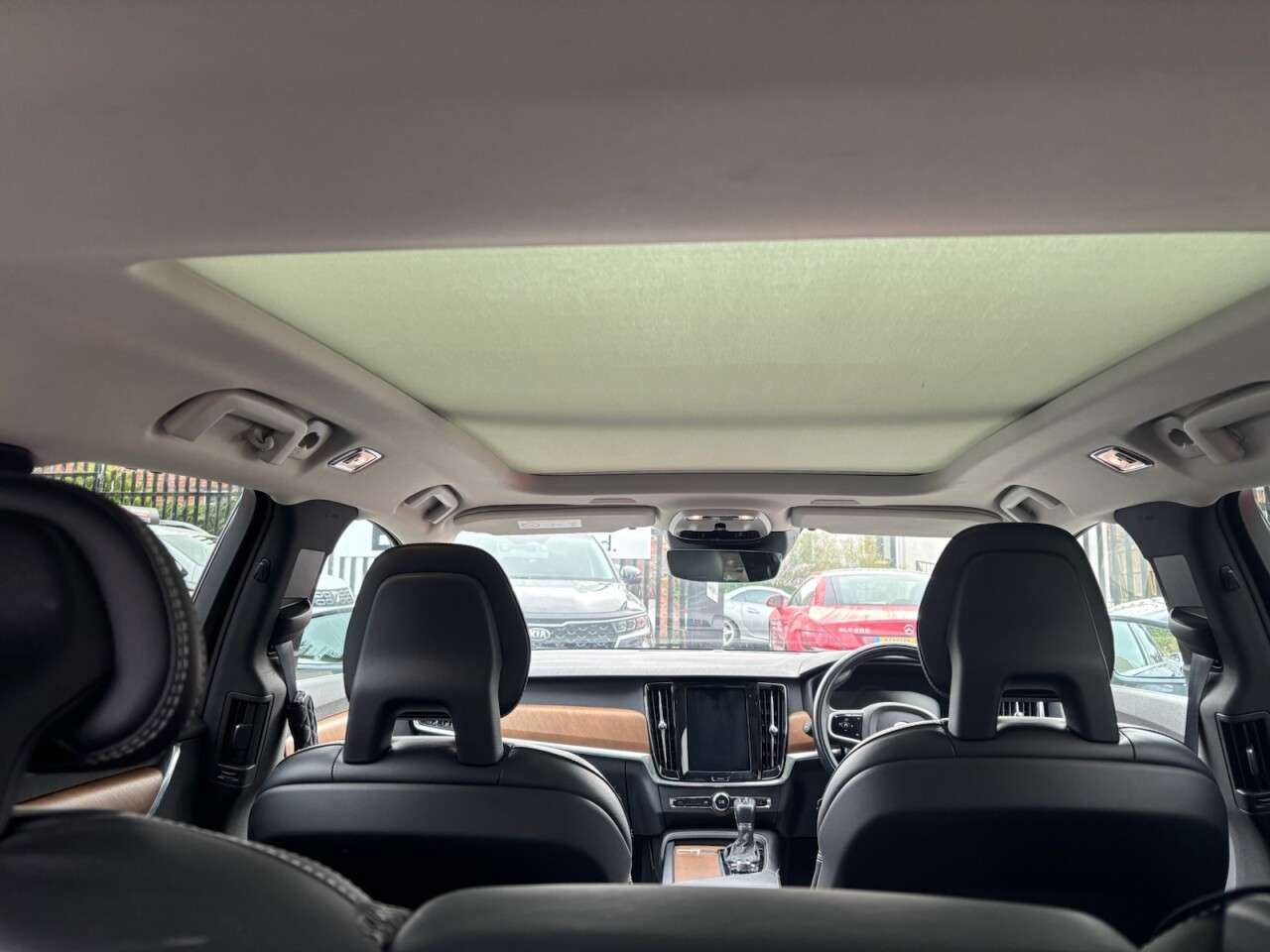 2018 VOLVO V90 2018 VOLVO V90