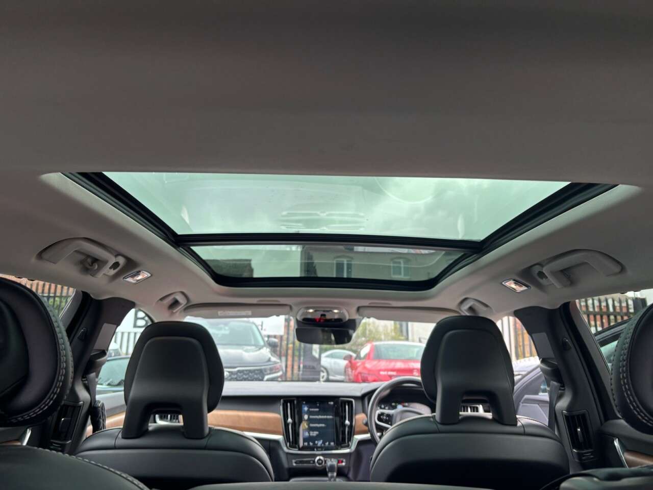 2018 VOLVO V90 2018 VOLVO V90