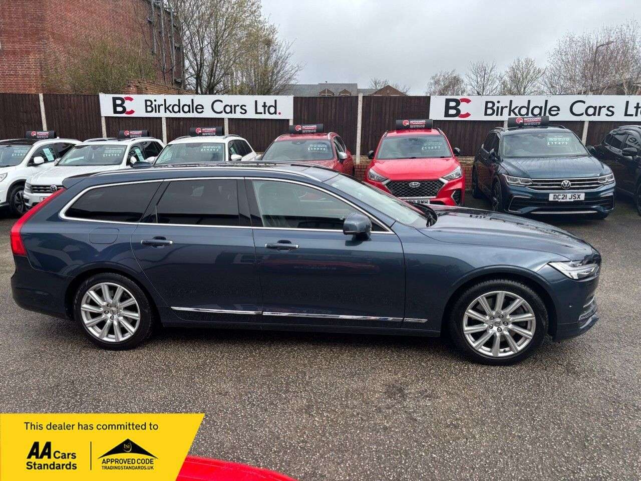 A 2018 VOLVO V90 2.0 D5 PowerPulse Inscription Pro Estate 5dr Diesel Auto AWD Euro 6 (s/s) ( A 2018 VOLVO V90 2.0 D5 PowerPulse Inscription Pro Estate 5dr Diesel Auto AWD Euro 6 (s/s) (