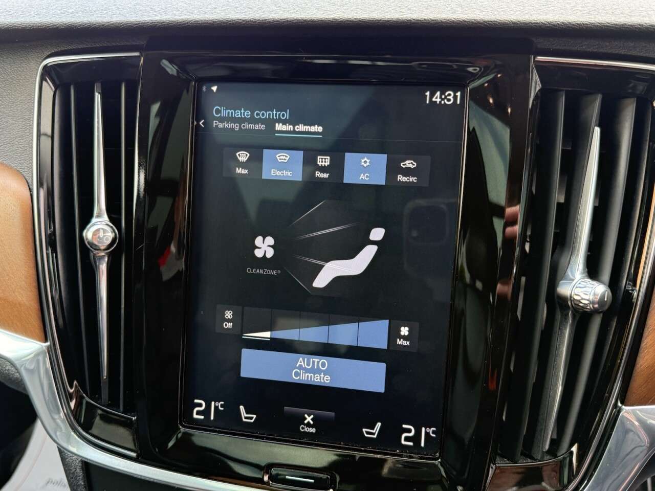 2018 VOLVO V90 2018 VOLVO V90