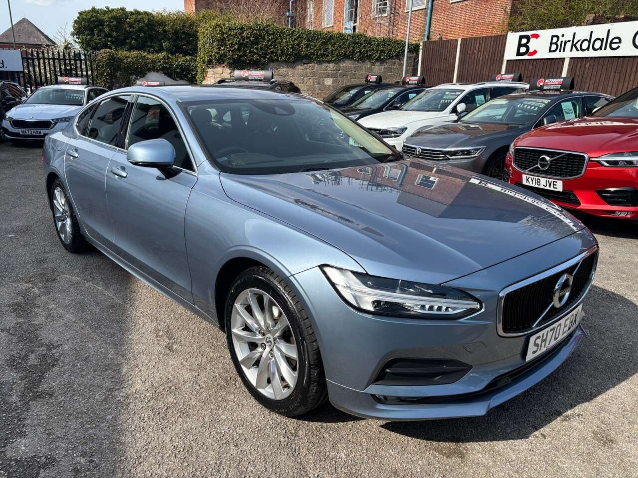 A 2020 VOLVO S90 2.0 T4 Momentum Plus Saloon 4dr Petrol Auto Euro 6 (s/s) (190 ps) FSH - LEA A 2020 VOLVO S90 2.0 T4 Momentum Plus Saloon 4dr Petrol Auto Euro 6 (s/s) (190 ps) FSH - LEA