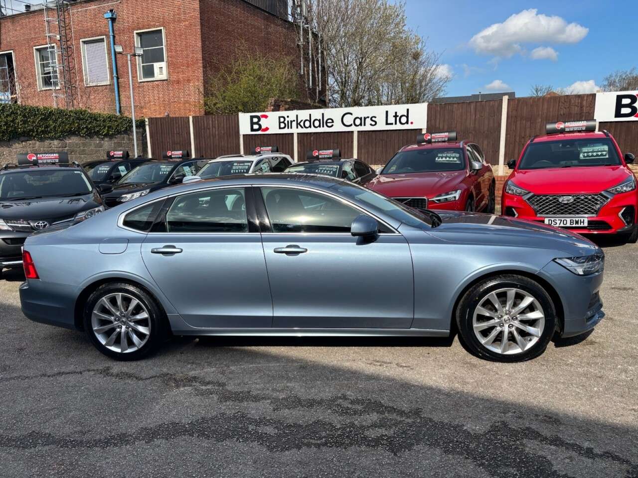 A 2020 VOLVO S90 2.0 T4 Momentum Plus Saloon 4dr Petrol Auto Euro 6 (s/s) (190 ps) FSH - LEA A 2020 VOLVO S90 2.0 T4 Momentum Plus Saloon 4dr Petrol Auto Euro 6 (s/s) (190 ps) FSH - LEA