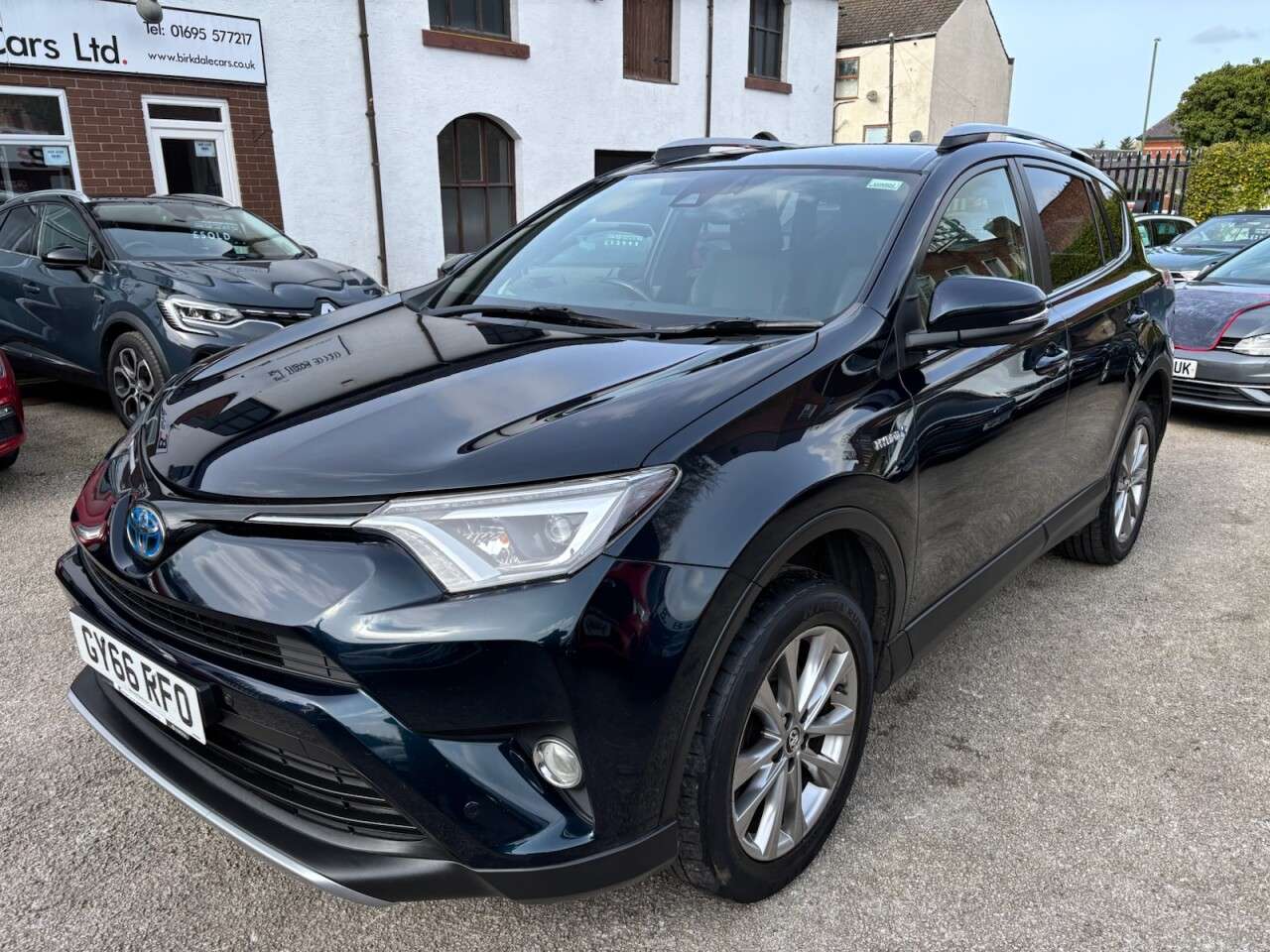 A 2016 TOYOTA RAV4 2.5 VVT-h Excel SUV 5dr Petrol Hybrid 4WD Auto Euro 6 (s/s) (Safety Sense, A 2016 TOYOTA RAV4 2.5 VVT-h Excel SUV 5dr Petrol Hybrid 4WD Auto Euro 6 (s/s) (Safety Sense,