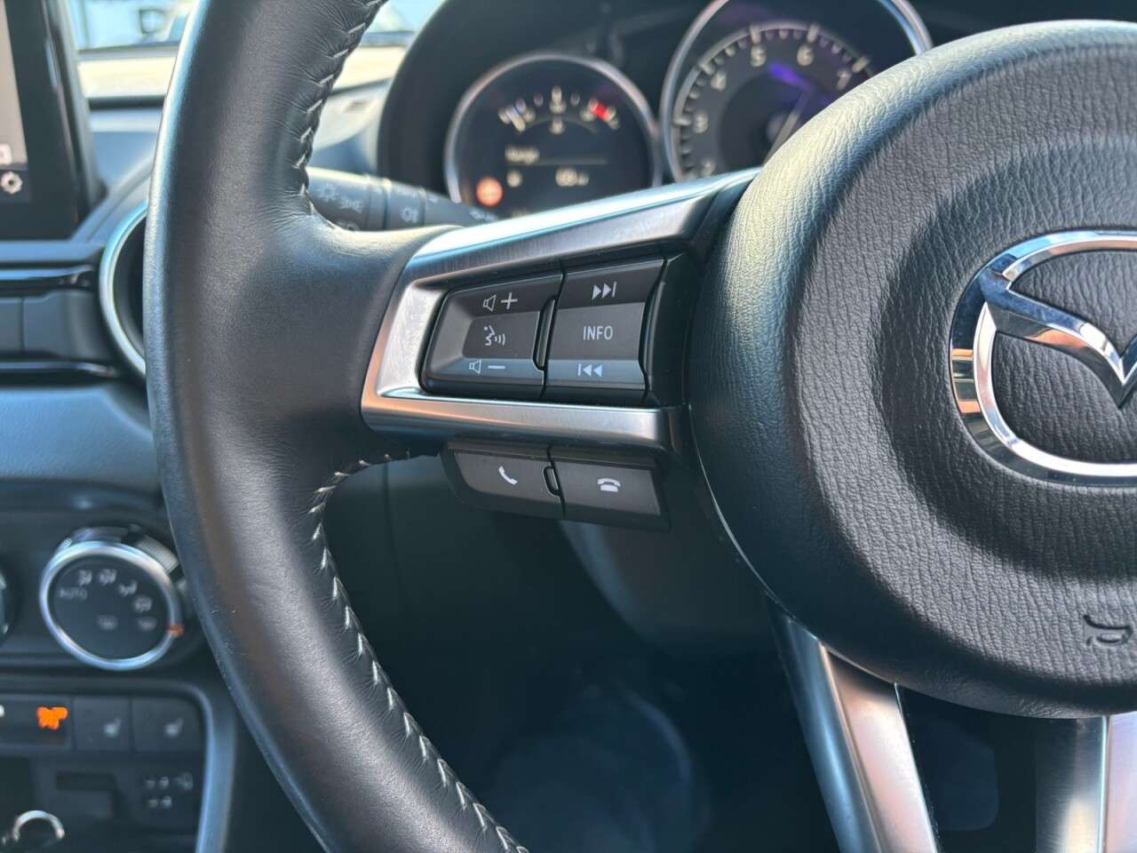 2020 MAZDA MX-5 2020 MAZDA MX-5
