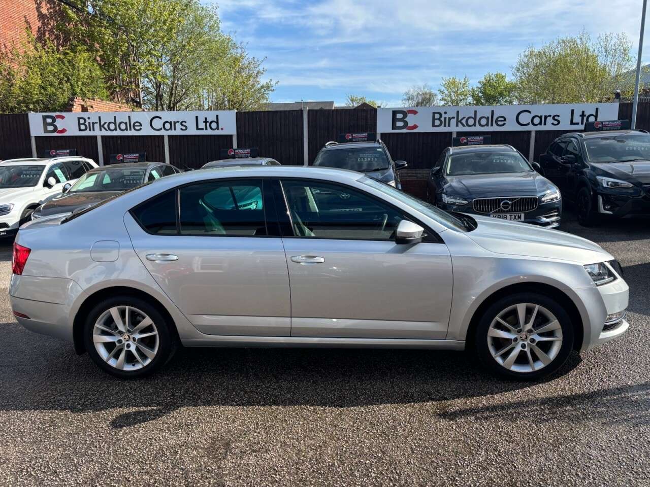 A 2019 SKODA OCTAVIA 1.5 TSI GPF ACT SE L Hatchback 5dr Petrol DSG Euro 6 (s/s) (150 ps) FSH (SK A 2019 SKODA OCTAVIA 1.5 TSI GPF ACT SE L Hatchback 5dr Petrol DSG Euro 6 (s/s) (150 ps) FSH (SK