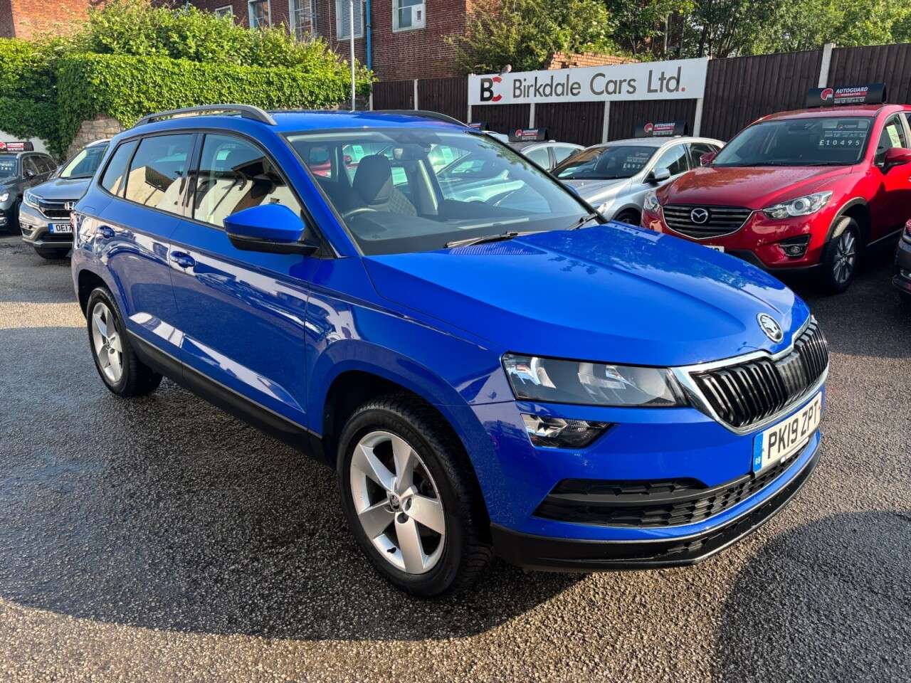 A 2019 SKODA KAROQ 1.6 TDI SE Technology SUV 5dr Diesel Manual Euro 6 (s/s) (115 ps) FSH - APP A 2019 SKODA KAROQ 1.6 TDI SE Technology SUV 5dr Diesel Manual Euro 6 (s/s) (115 ps) FSH - APP