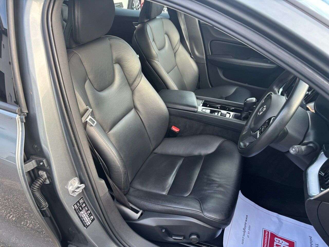 2018 VOLVO V60 2018 VOLVO V60