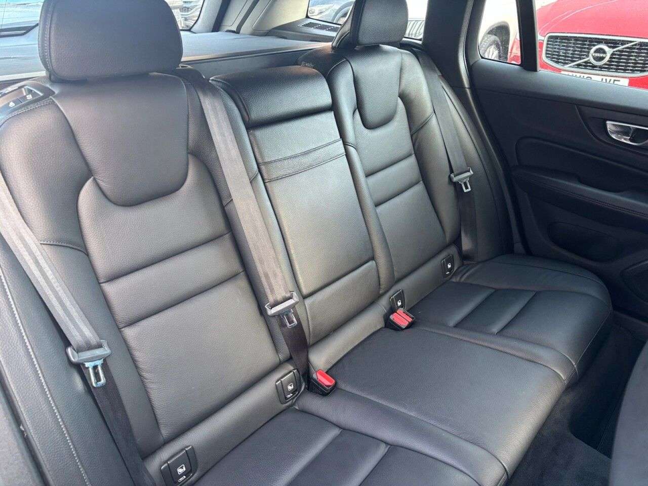 2018 VOLVO V60 2018 VOLVO V60