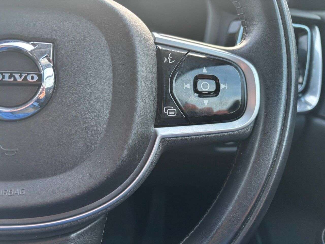 2018 VOLVO V60 2018 VOLVO V60