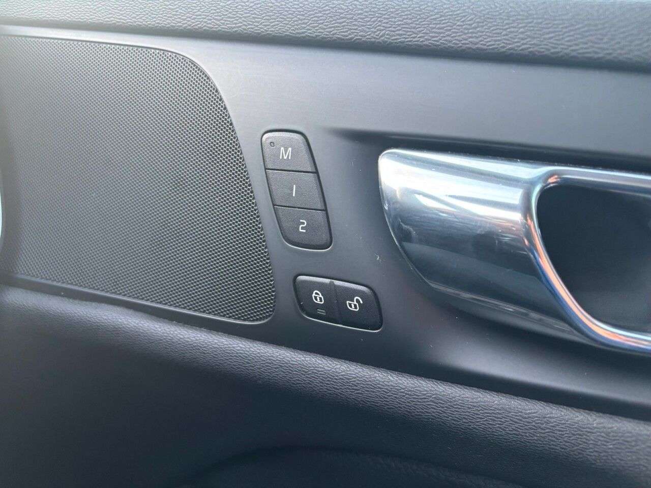 2018 VOLVO V60 2018 VOLVO V60