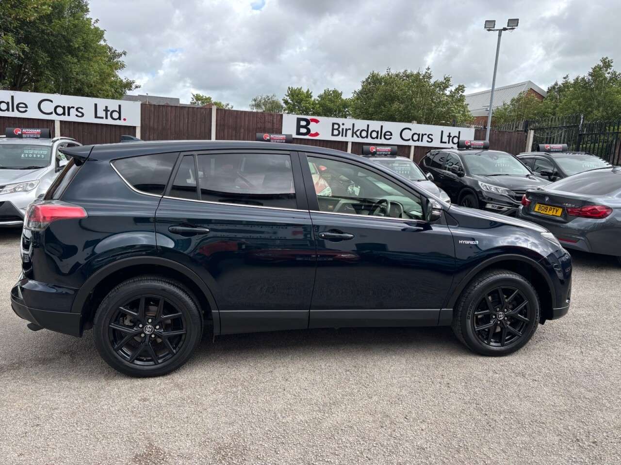 A 2018 TOYOTA RAV4 2.5 VVT-H Excel SUV 5dr Petrol Hybrid 4WD Auto Euro 6 (s/s) (197 ps) 1 OWNE A 2018 TOYOTA RAV4 2.5 VVT-H Excel SUV 5dr Petrol Hybrid 4WD Auto Euro 6 (s/s) (197 ps) 1 OWNE
