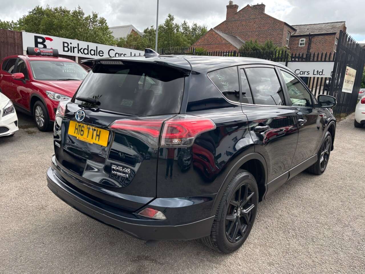 A 2018 TOYOTA RAV4 2.5 VVT-H Excel SUV 5dr Petrol Hybrid 4WD Auto Euro 6 (s/s) (197 ps) 1 OWNE A 2018 TOYOTA RAV4 2.5 VVT-H Excel SUV 5dr Petrol Hybrid 4WD Auto Euro 6 (s/s) (197 ps) 1 OWNE