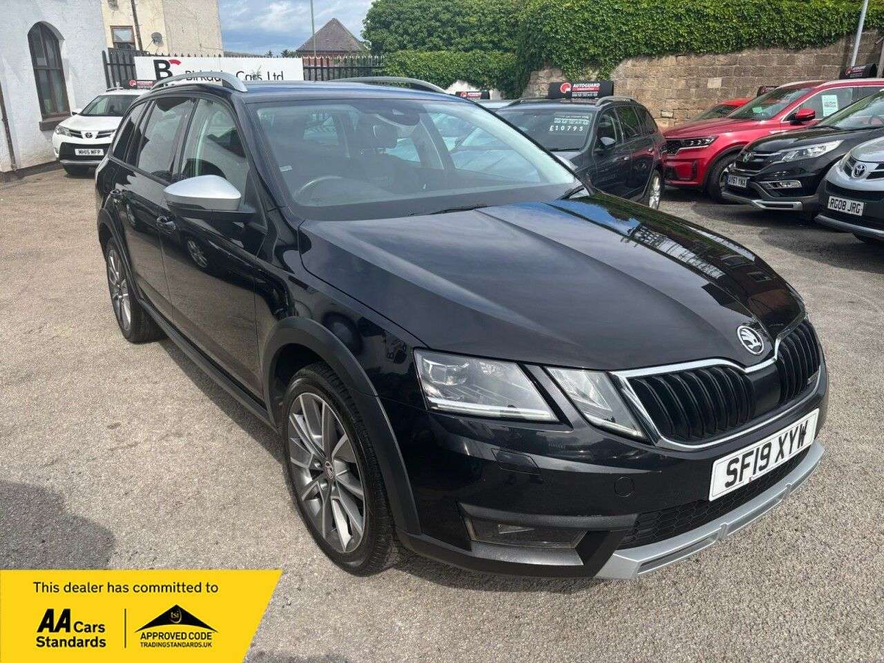 A 2019 SKODA OCTAVIA 2.0 TDI Scout Estate 5dr Diesel DSG 4WD Auto Euro 6 (s/s) (150 ps) FSH - AP A 2019 SKODA OCTAVIA 2.0 TDI Scout Estate 5dr Diesel DSG 4WD Auto Euro 6 (s/s) (150 ps) FSH - AP