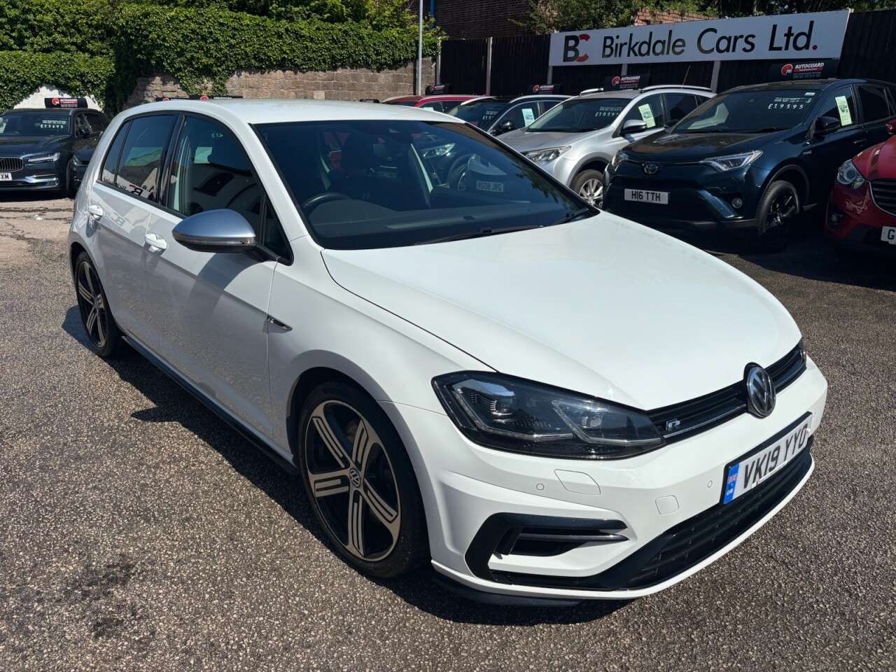 A 2019 VOLKSWAGEN GOLF 2.0 TSI R Hatchback 5dr Petrol DSG 4Motion 4WD Auto Euro 6 (s/s) (300 ps) F A 2019 VOLKSWAGEN GOLF 2.0 TSI R Hatchback 5dr Petrol DSG 4Motion 4WD Auto Euro 6 (s/s) (300 ps) F