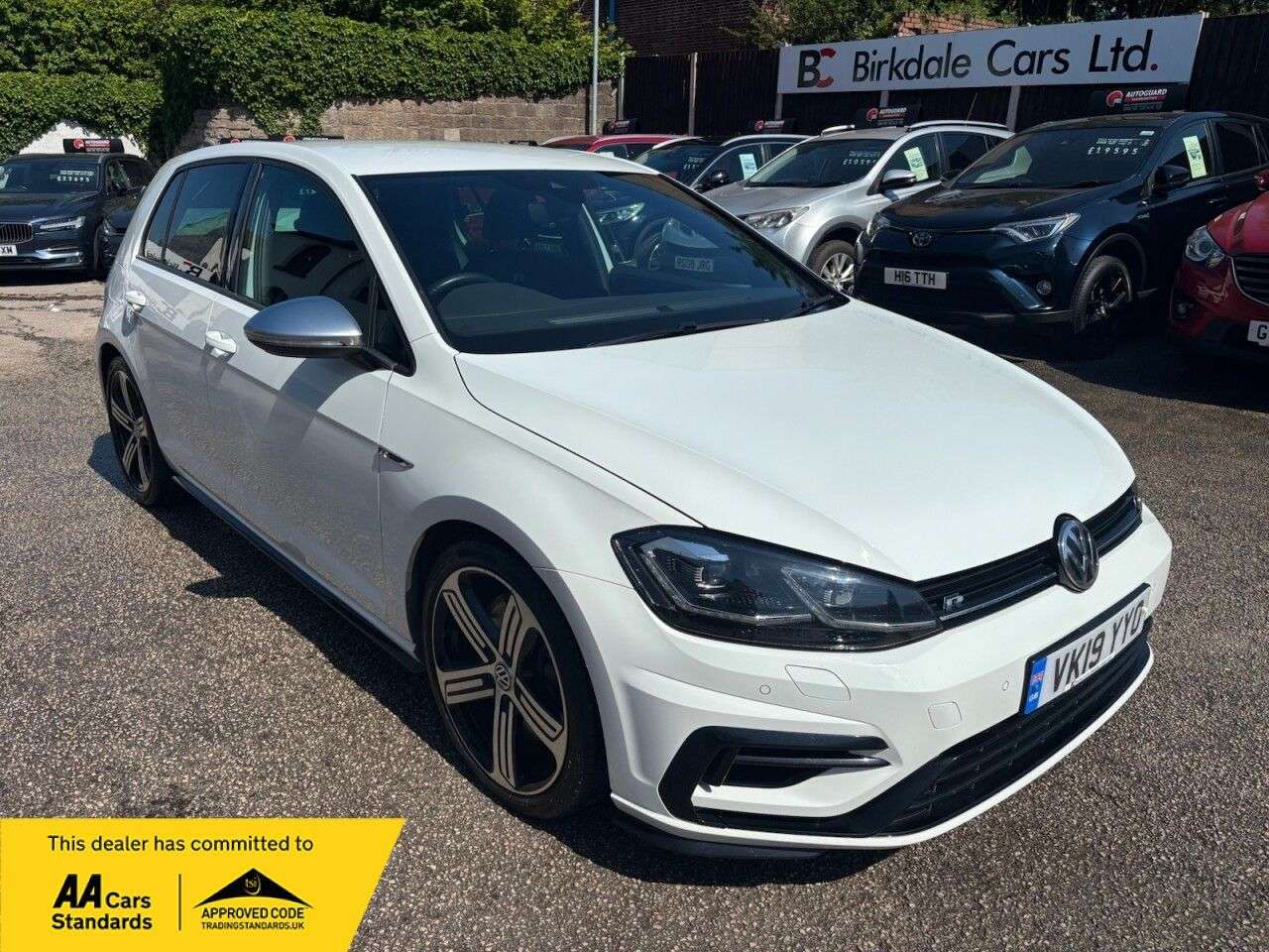 A 2019 VOLKSWAGEN GOLF 2.0 TSI R Hatchback 5dr Petrol DSG 4Motion 4WD Auto Euro 6 (s/s) (300 ps) F A 2019 VOLKSWAGEN GOLF 2.0 TSI R Hatchback 5dr Petrol DSG 4Motion 4WD Auto Euro 6 (s/s) (300 ps) F