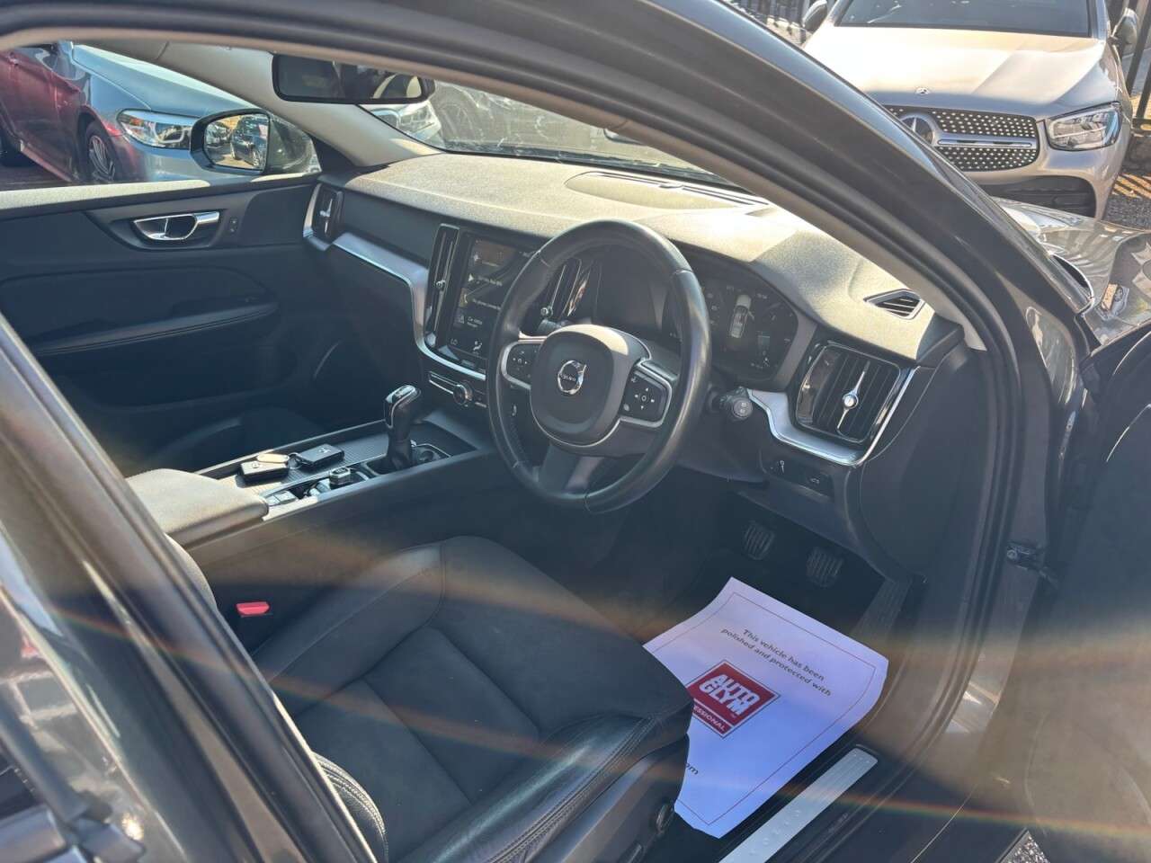 2019 VOLVO V60 2019 VOLVO V60