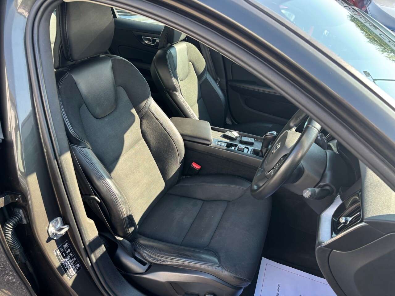 2019 VOLVO V60 2019 VOLVO V60