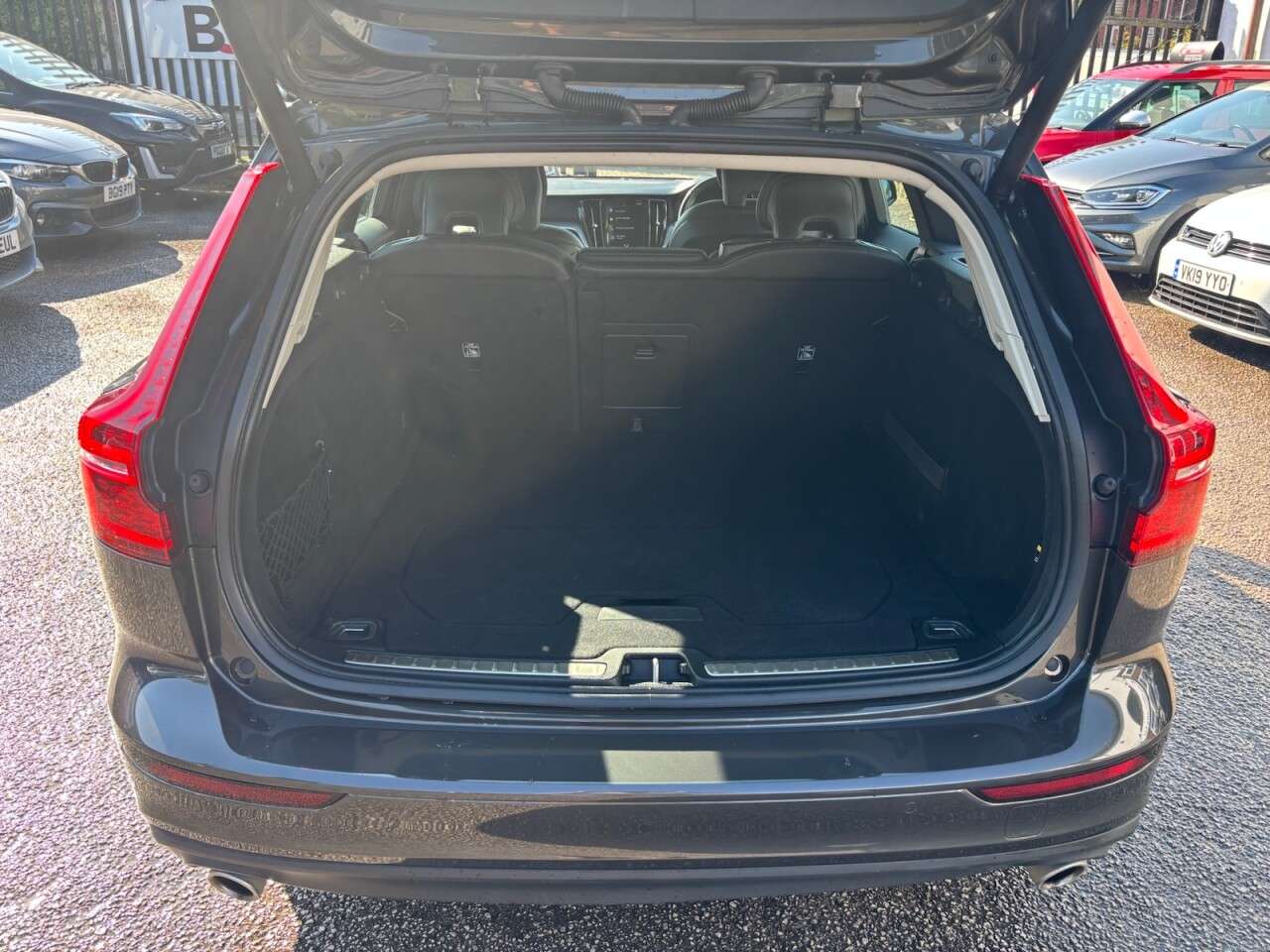 2019 VOLVO V60 2019 VOLVO V60