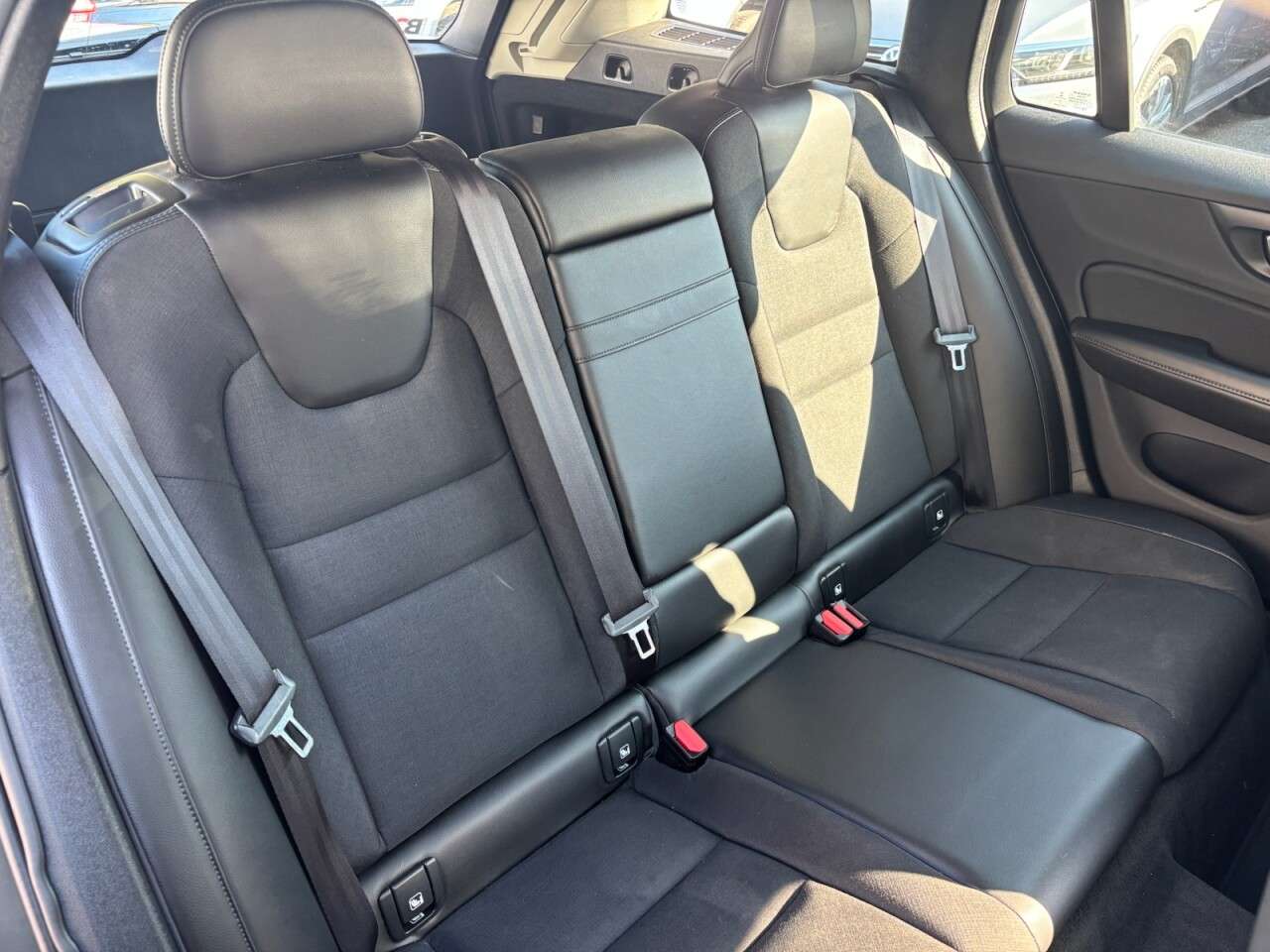 2019 VOLVO V60 2019 VOLVO V60