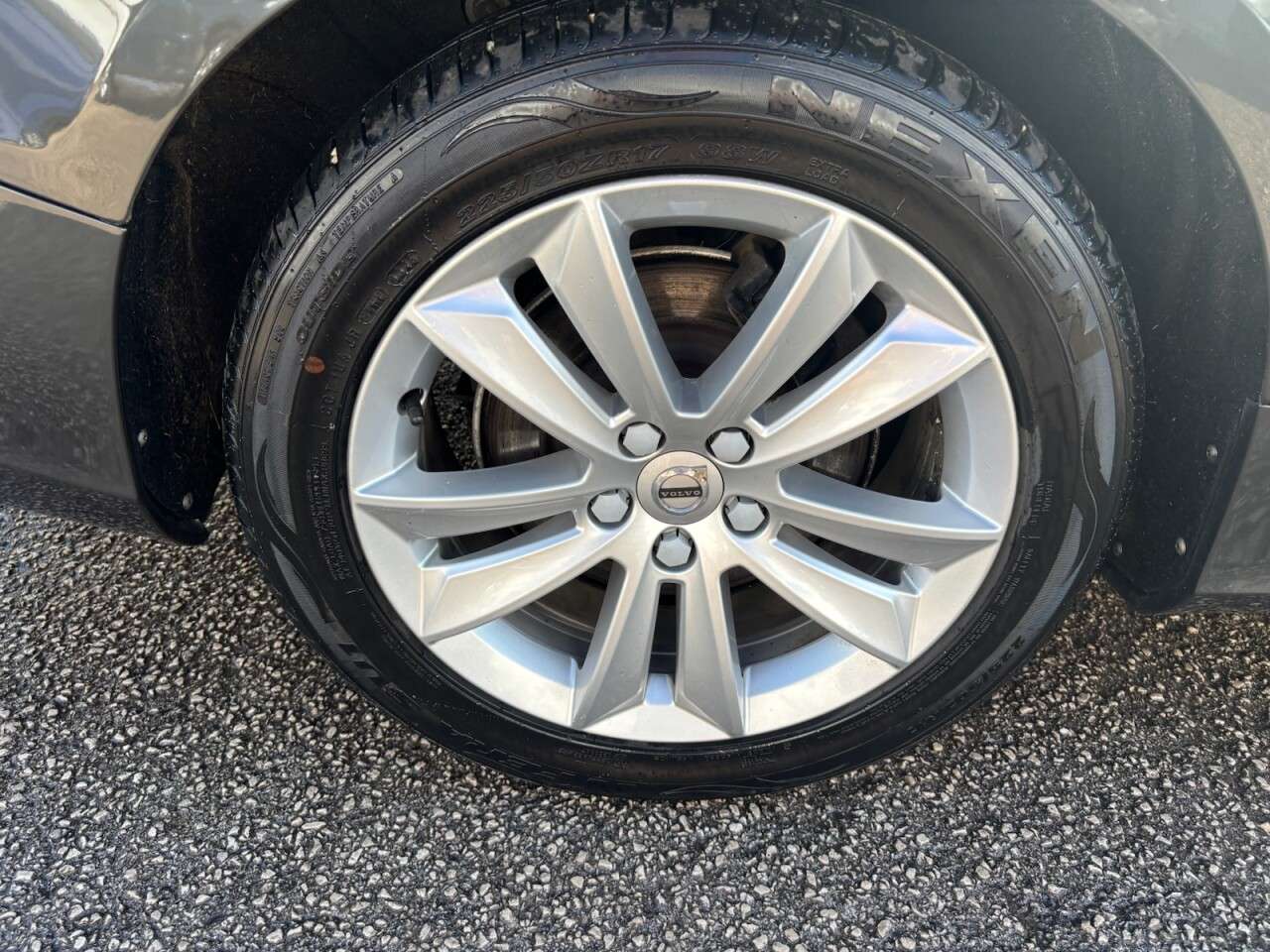 2019 VOLVO V60 2019 VOLVO V60
